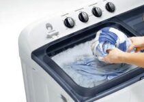 Cara Membilas Pakaian di Mesin Cuci 2 Tabung yang Benar dan Efektif